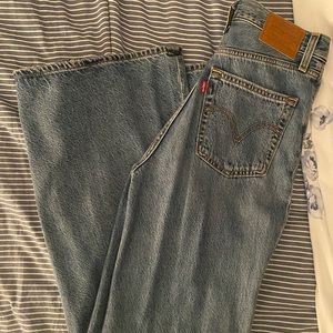 Levi’s Wide Leg Jean